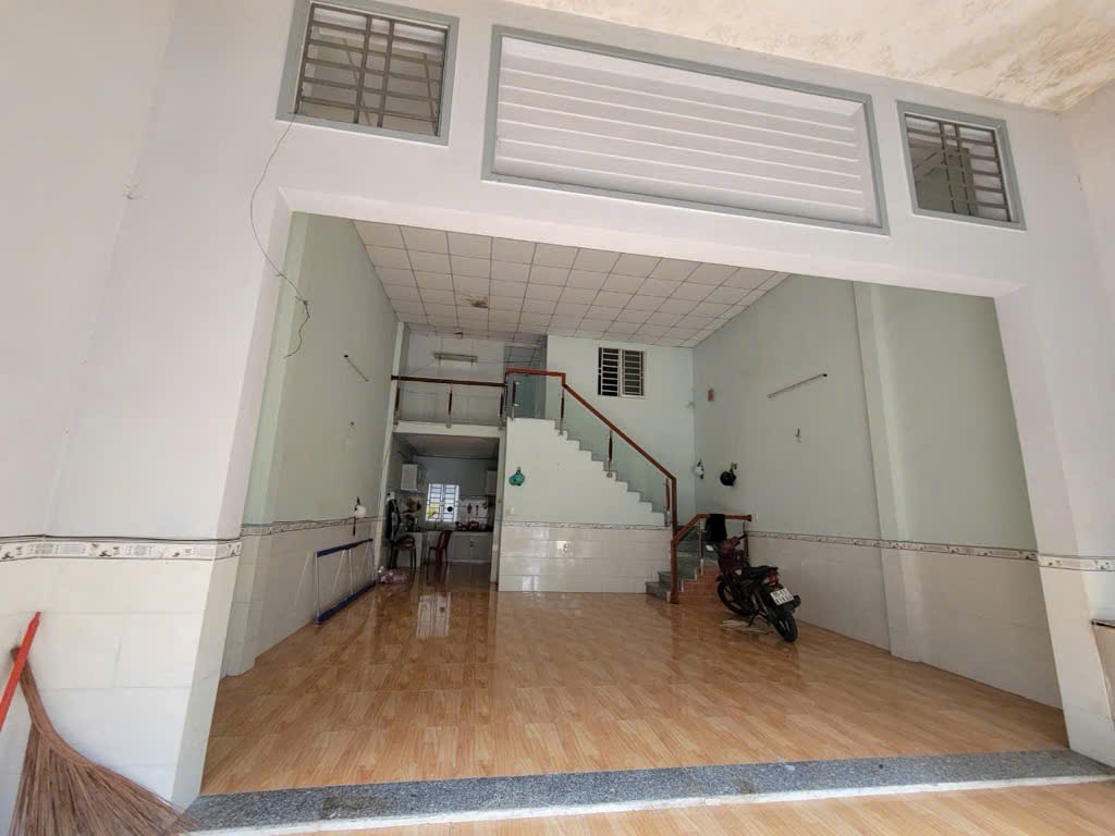 Mua đất tặng nhà quận 12  mọi người ơi